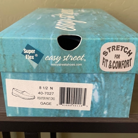 Easy Street Pewter Patent Leather Crocodile‎ Gage Loafers Size 8N NIB - Picture 8 of 8